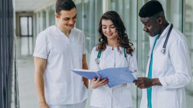 Médico nos Estados Unidos: quanto custa um atendimento de emergência para turistas?