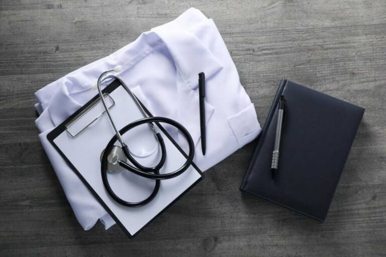 A evolução da judicialização e a necessidade do Seguro RC Médico: um olhar profundo