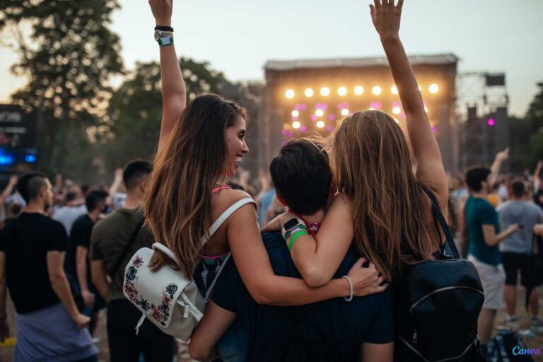 Cashback, recompensas e muito mais: os benefícios de usar cartão de pagamento compatível com festivais no Tomorrowland Brasil