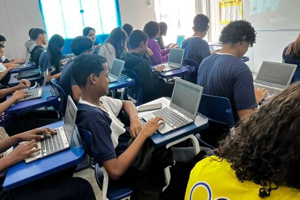 A importância da fluência em inglês para o protagonismo juvenil: a visão da Escola Moranguinho e Escola Alpha X em Cuiabá