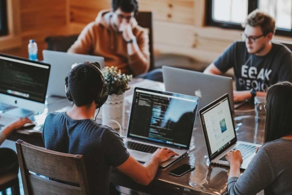 Como o outsourcing de ti acelera projetos e reduz custos: guia prático para diretores de TI
