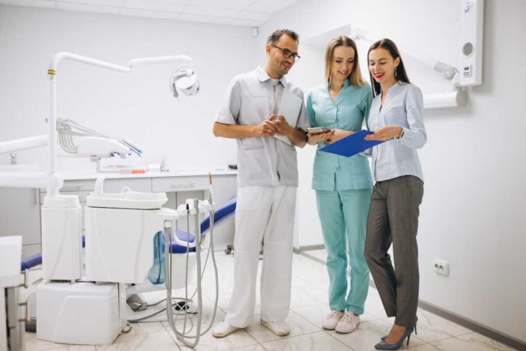 Do dentista-empreendedor ao dentista-CEO: como a profissionalização da gestão está redesenhando o mercado odontológico brasileiro Do dentista-empreendedor ao dentista-CEO: como a profissionalização da gestão está redesenhando o mercado odontológico brasileiro