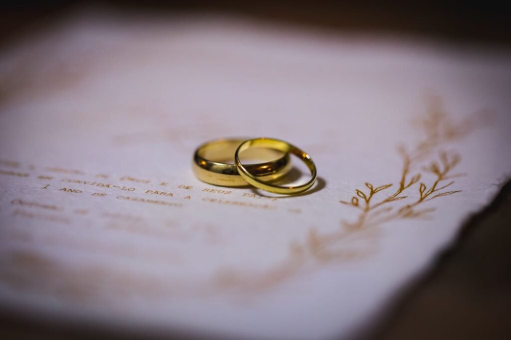 Aliança de casamento: como transformar a escolha em um momento inesquecível?